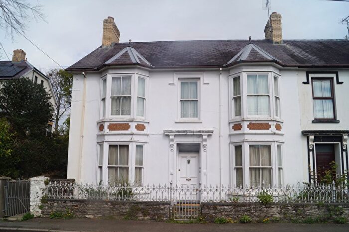 6 Bedroom Semi-Detached House For Sale In Lloyds Terrace, Adpar, SA38