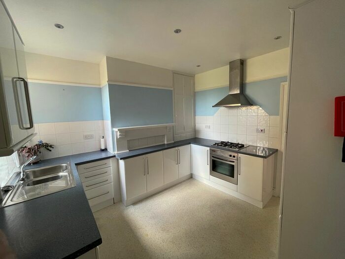 1 Bedroom Flat To Rent In Curzon Road, Maidstone, ME14