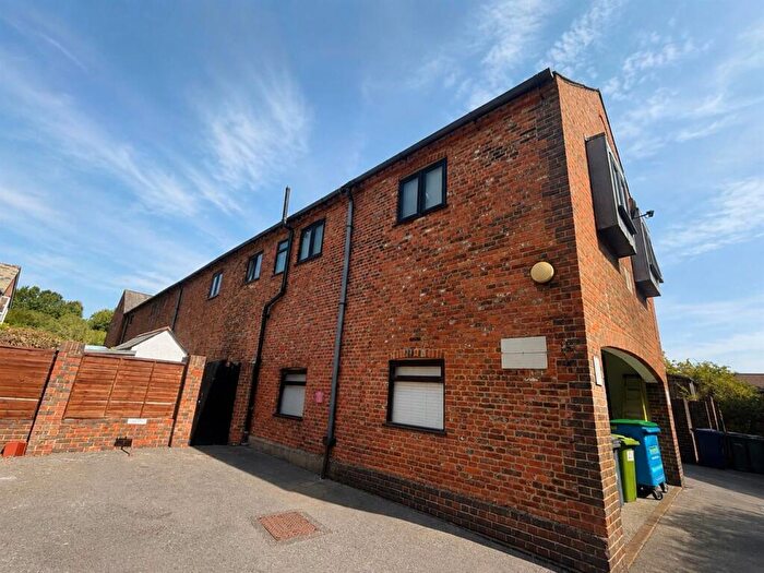3 Bedroom Apartment To Rent In Arundell Place, Farnham, GU9