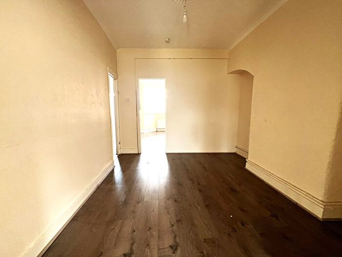 3 Bedroom End Terrace House To Rent In Albany Road, Edmonton, N18