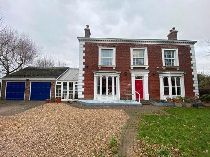 4 Bedroom Detached House For Sale In Holbeach Road, Spalding, PE12