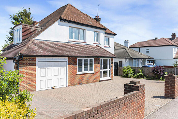 4 Bedroom Detached House For Sale In Lodge Lane, Bexley, DA5