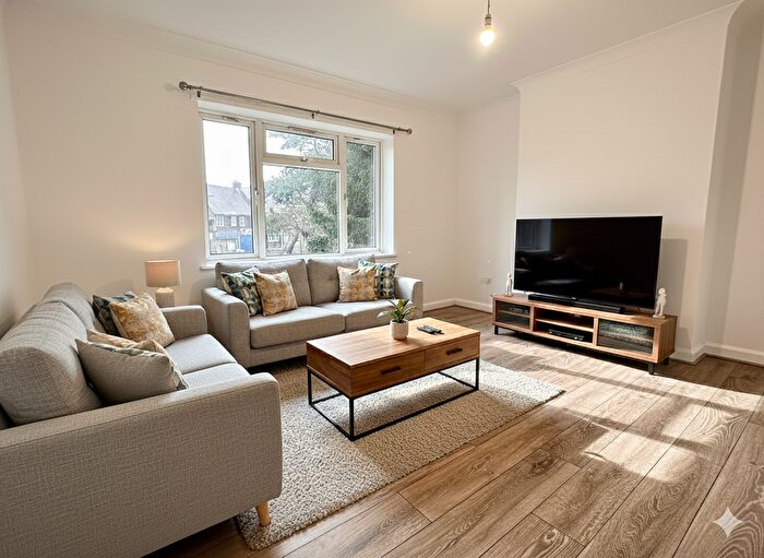 2 Bedroom Flat To Rent In Haydon Close, Kingsbury, London, NW9