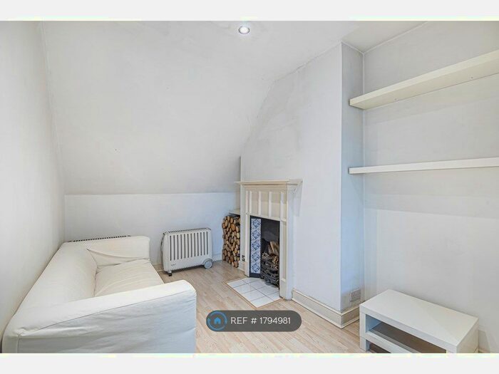 1 Bedroom Flat To Rent In Hollybush Terrace, London, SE19