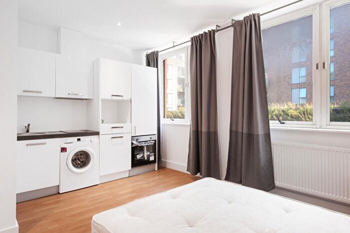 Block Of Flats To Rent In Shenley Road, Borehamwood, WD6