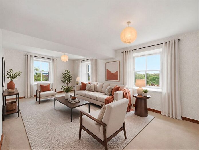 2 Bedroom Flat For Sale In / John's Place, Edinburgh, EH6
