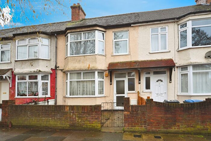 3 Bedroom Terraced House For Sale In Woolmer Road, London, N18