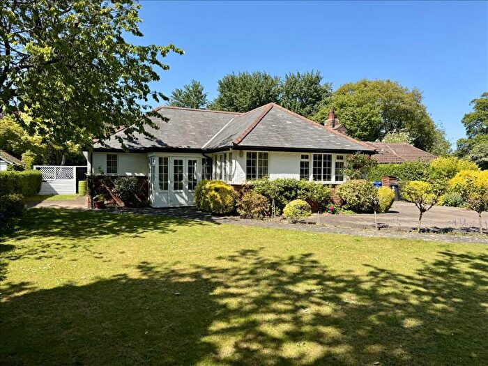 4 Bedroom Bungalow For Sale In Pelham Avenue, Scartho, Grimsby, DN33