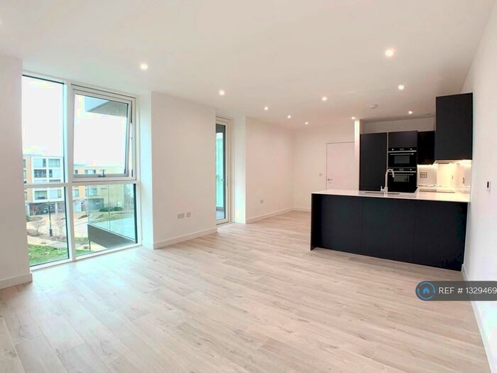 2 Bedroom Flat To Rent In Hartingtons Court, London, N4