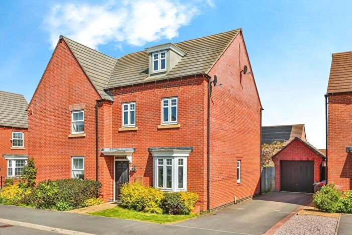 3 Bedroom Semi Detached House To Rent In Antonia Drive, Hucknall, Nottingham, NG15