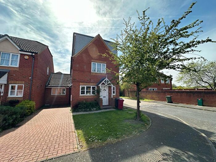 5 Bedroom Detached House To Rent In Slough, Berkshire, SL1