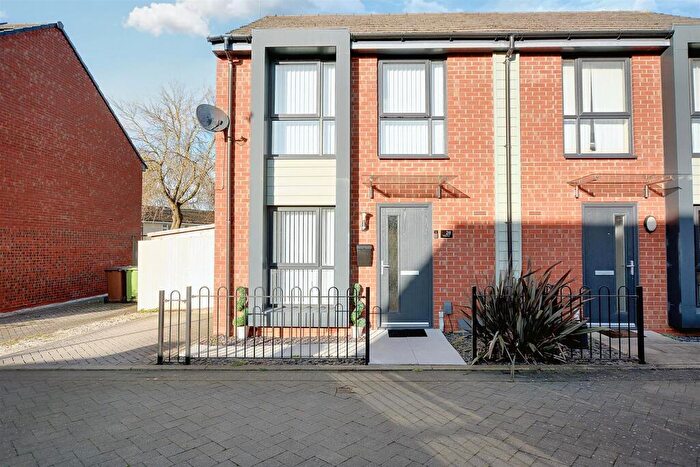 2 Bedroom Semi Detached House To Rent In Padley Close, Bulwell, Nottingham, NG6