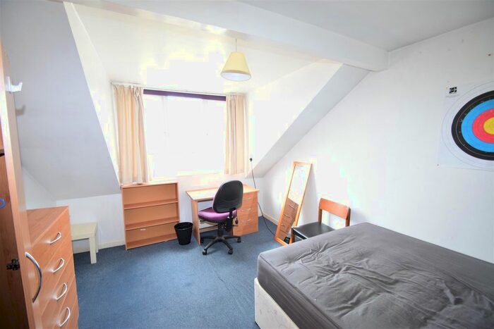 2 Bedroom Flat To Rent In Stratford Road, Heaton, NE6