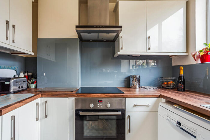 2 Bedroom Apartment To Rent In Stroudwater Park, Weybridge, KT13