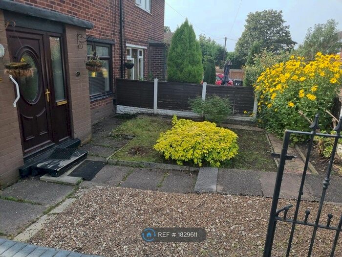 2 Bedroom Semi-Detached House To Rent In Windermere Road, Hyde, SK14