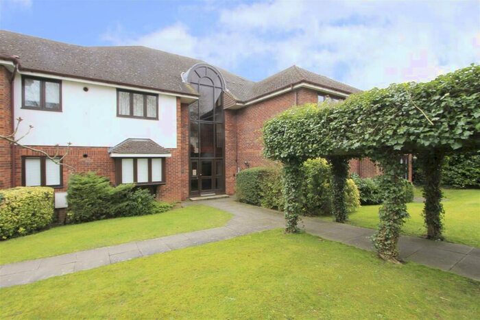 2 Bedroom Apartment To Rent In Kevere Court, Kewferry Drive, Northwood, HA6