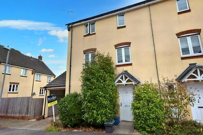 4 Bedroom Semi-Detached House For Sale In Bishops Drive, Copplestone, Crediton, Devon, EX17