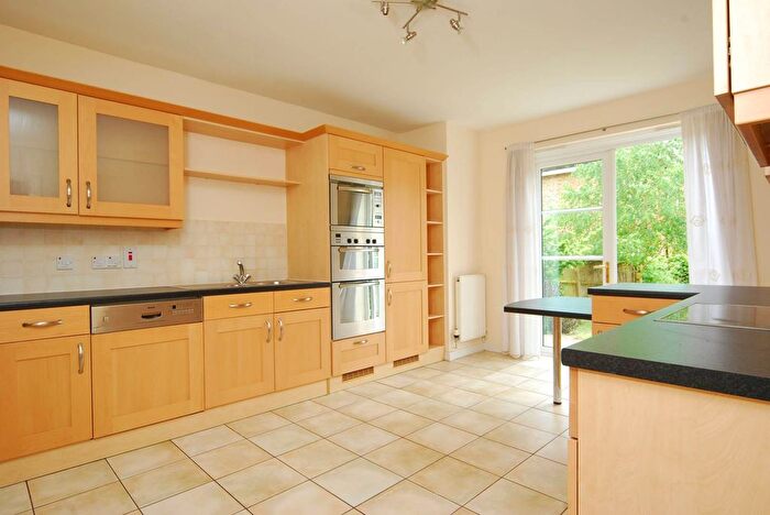 5 Bedroom Property To Rent In Chambers Walk, Stanmore, HA7