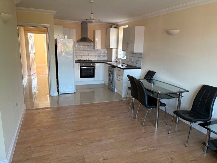 1 Bedroom Flat To Rent In Whitton Road, Hounslow, TW3