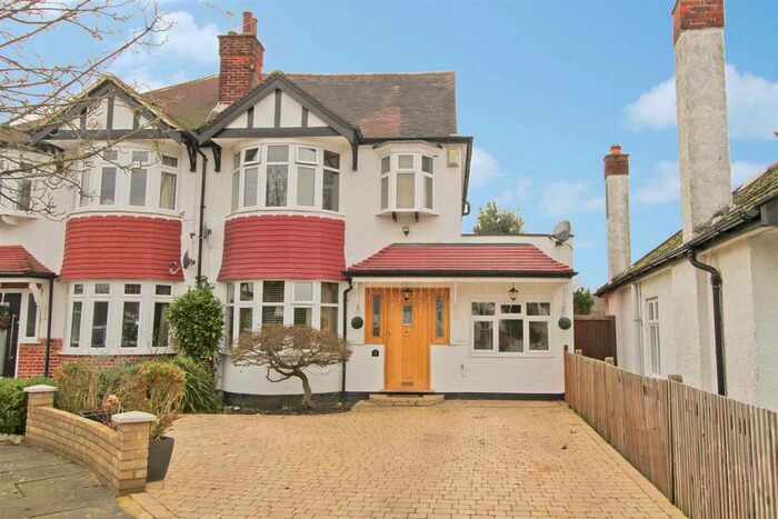 5 Bedroom Semi-Detached House To Rent In Stanford Close, Ruislip, HA4