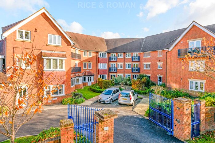 2 Bedroom Flat To Rent In Udney Park Road, Teddington, TW11