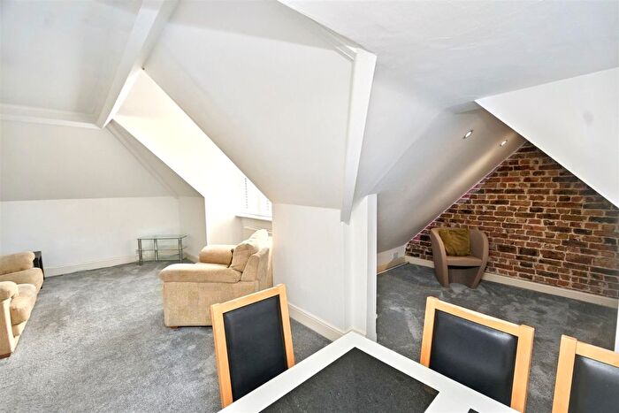 3 Bedroom Flat For Sale In Arlington Road, Eastbourne, BN21