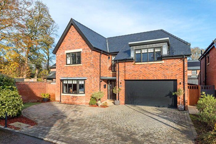 5 Bedroom Detached House For Sale In Chapel Fold, Whittle-Le-Woods, PR6