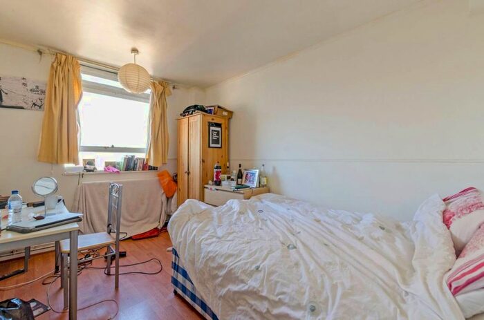 2 Bedroom Flat For Sale In Gascoigne Place, London, E2