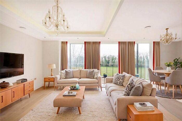 2 Bedroom Flat For Sale In Chambers Park, Wimbledon, London, SW20