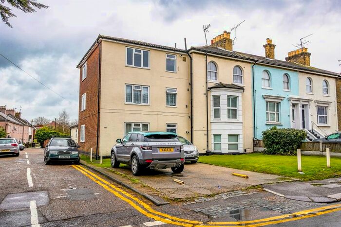 1 Bedroom Flat To Rent In North Road, Westcliff-On-Sea, SS0
