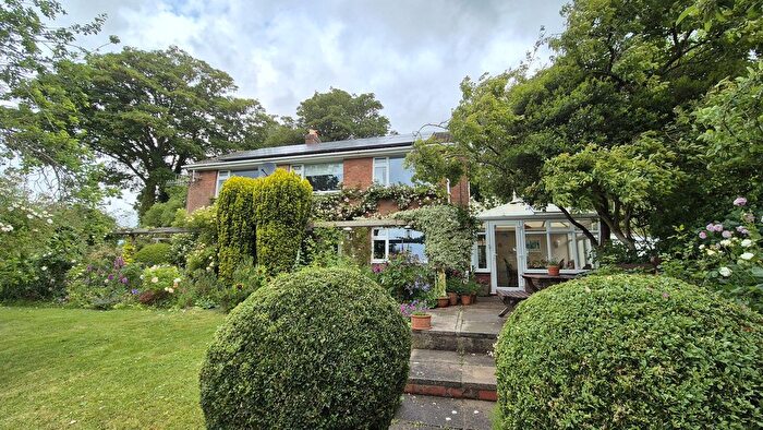 4 Bedroom Detached House For Sale In School Hill, Napton, CV47