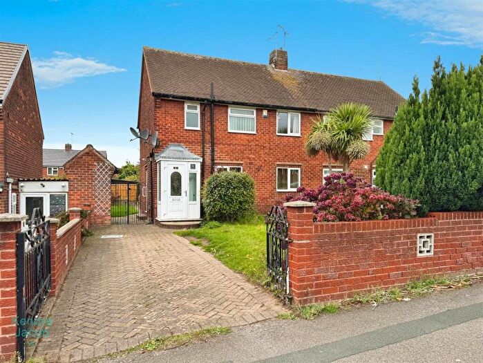 3 Bedroom Semi-Detached House For Sale In Plantation Hill, Worksop, S81