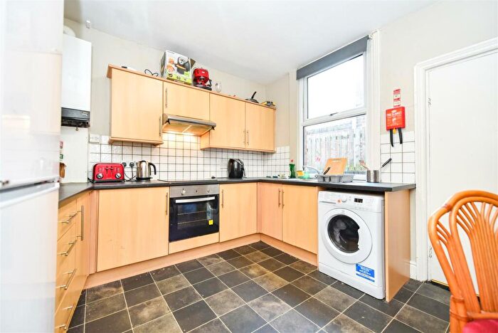 6 Bedroom End Of Terrace House To Rent In Ecclesall Road, Sheffield, S11