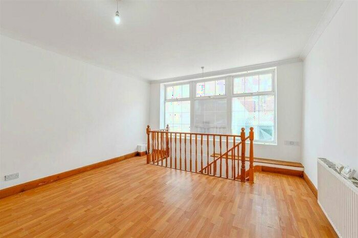 4 Bedroom Flat To Rent In Torriano Avenue, Kentish Town, NW5