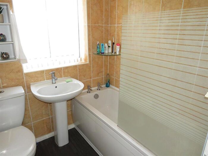 3 Bedroom Link Detached House For Sale In Whittleford Grove, Castle Bromwich, Birmingham, B36