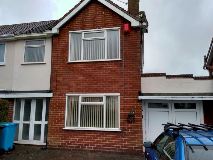 3 Bedroom Semi-Detached House To Rent In Broad Lane, Essingston, WV11