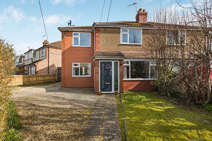 3 Bedroom Semi Detached House For Sale In Norreys Road, Didcot, OX11