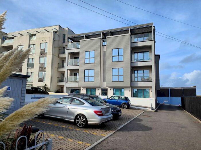2 Bedroom Flat To Rent In Pentire Avenue, Newquay, TR7