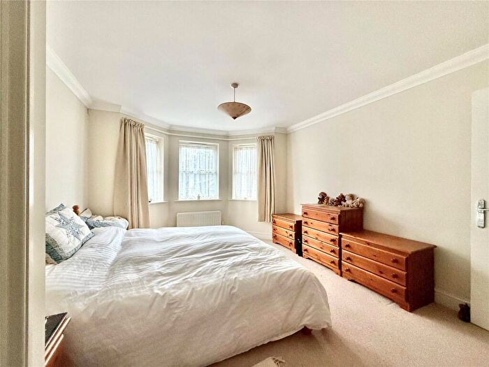 2 Bedroom Apartment For Sale In Upperton Road, Eastbourne, East Sussex, BN21