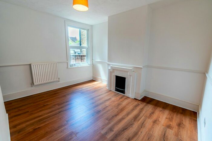 4 Bedroom Terraced House To Rent In Foord Street, Rochester, Kent, ME1