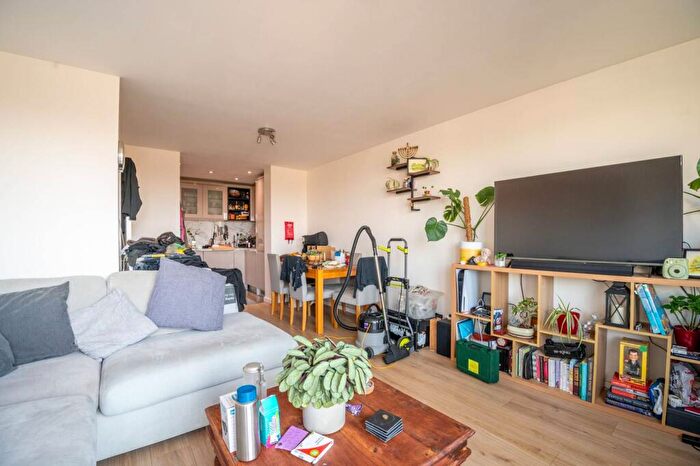1 Bedroom Flat For Sale In Biggerstaff Road, Stratford, London, E15