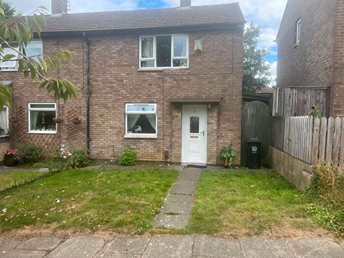 2 Bedroom Property To Rent In Woodstock Close, Leicester, LE4