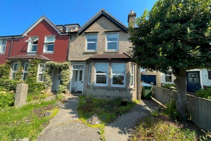 3 Bedroom Semi-Detached House To Rent In Whitworth Crescent, Southampton, SO18