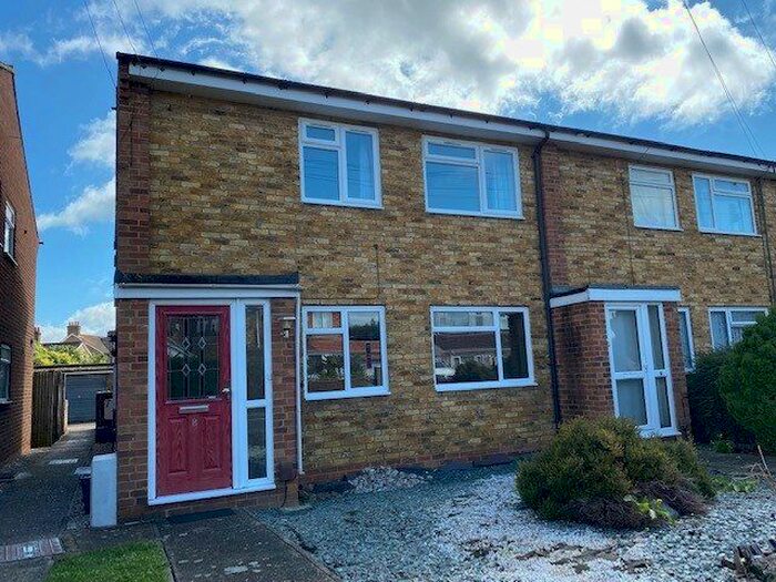 2 Bedroom Maisonette To Rent In Stanwell Road, Ashford, TW15