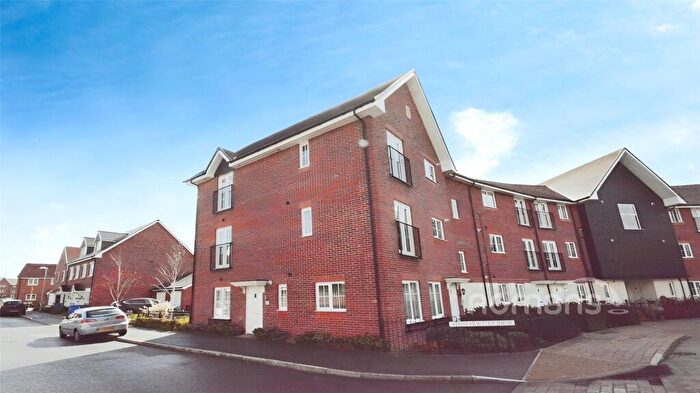 2 Bedroom Flat To Rent In Shearwater Drive, Bracknell, RG12