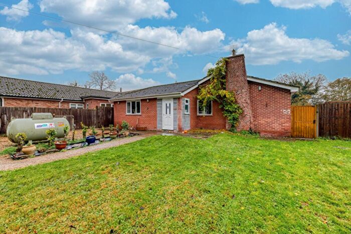 5 Bedroom Detached Bungalow For Sale In Low Lane, Rockland All Saints, NR17