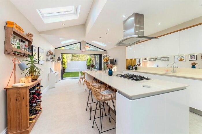 4 Bedroom Terraced House To Rent In Meon Road, London, W3