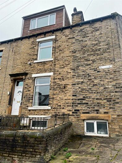 3 Bedroom Terraced House To Rent In Glen Terrace, Savile Park, Halifax, HX1