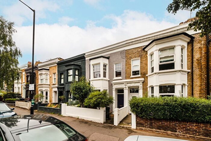 3 Bedroom Terraced House To Rent In Powerscroft Road, Hackney, London, E5