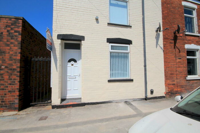 2 Bedroom End Of Terrace House To Rent In Rensburg St, Hull, HU9